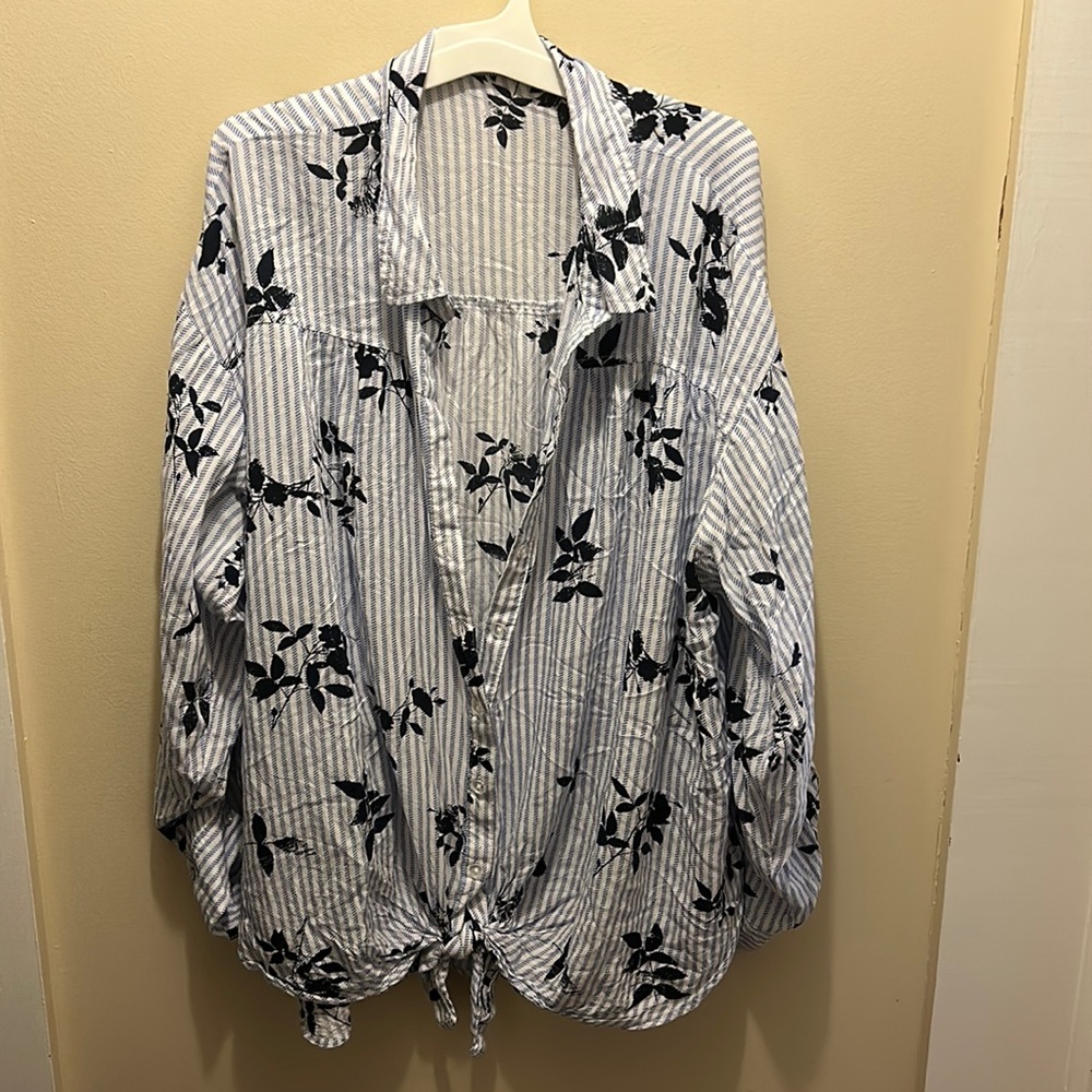Maurices size 3 button down shirt
